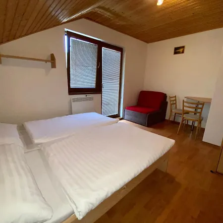 Apartment Alma *